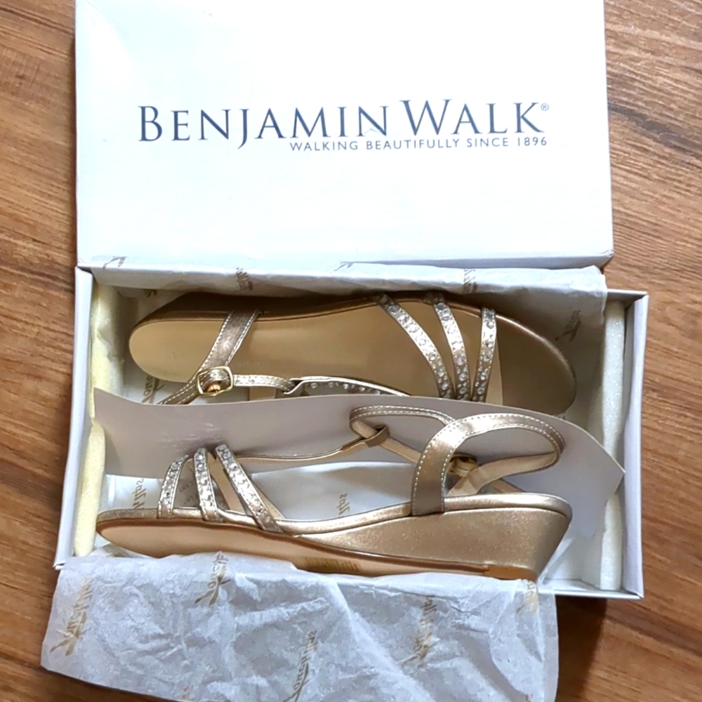 New, Benjamin Walk Sandals - Picture 7 of 7